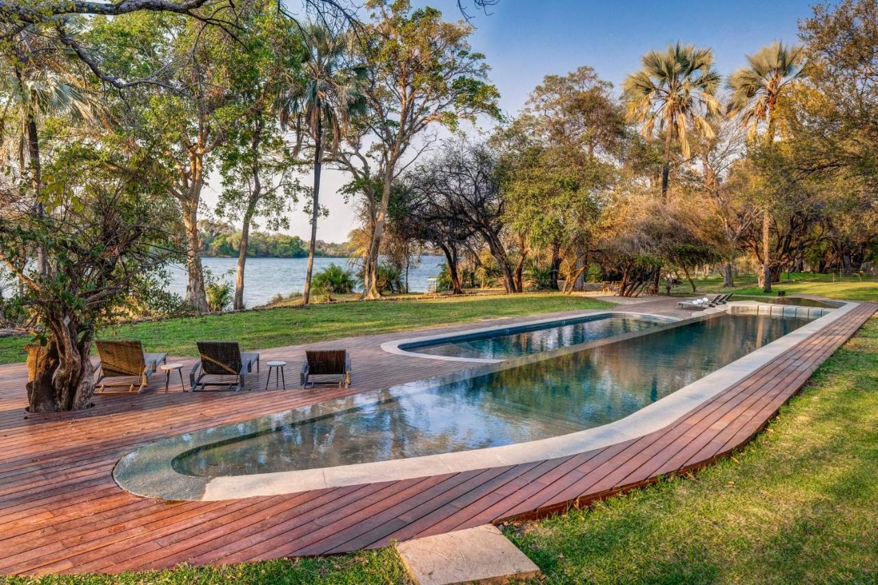 Palm River Hotel Victoria Falls Exterior foto